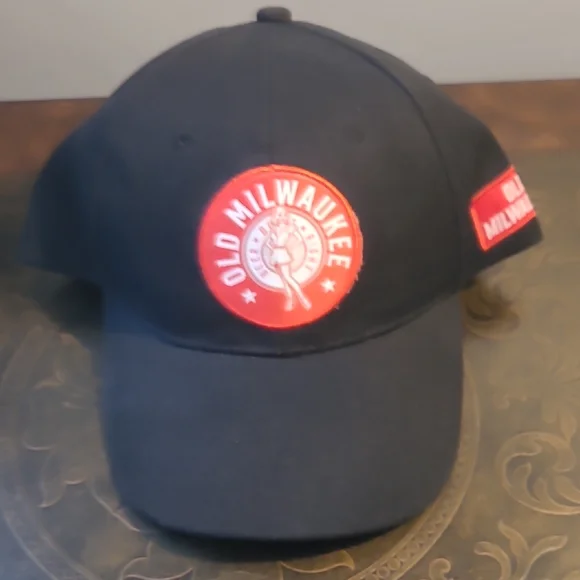 Old Milwaukee Black Baseball Cap - Picture 1 of 4